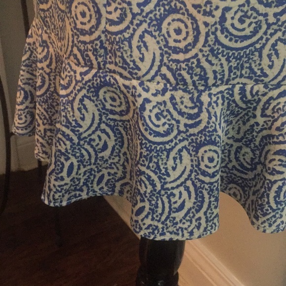 Blue & white patterned dress - Picture 4 of 6